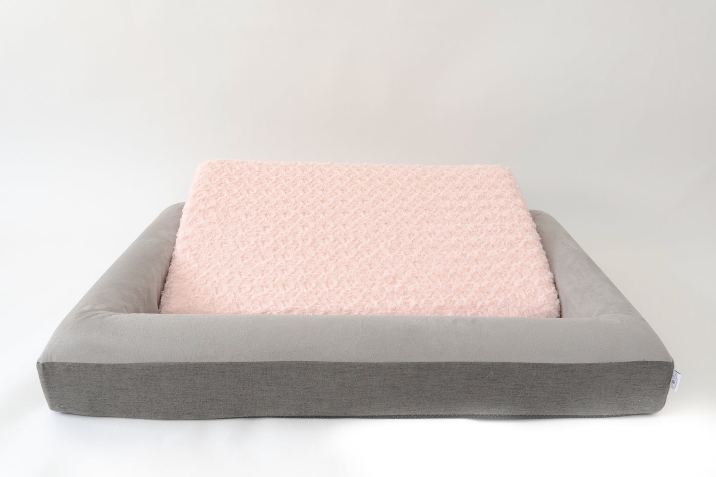 10 reasons why your dog needs a dog bed with interchangeable coverlets