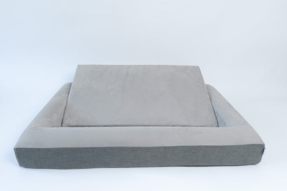 Tuft and on sale needle dog bed